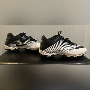 Nike Vapor Shark 2 Football Cleats, Boys Sz 6